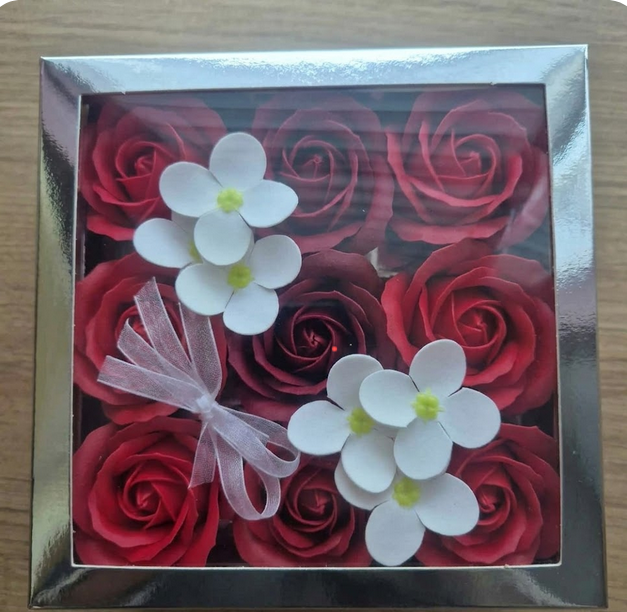 Flower Box w pudełku 9 róż